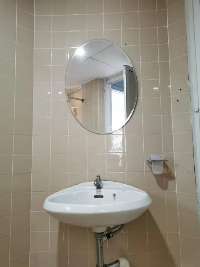Cozy Near-Beach Apartment - Lazycats' Den Batu Feringgi